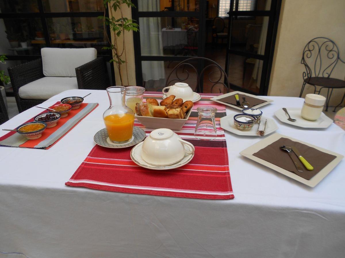 Sous Le Neflier Bed & Breakfast Nîmes Exterior foto
