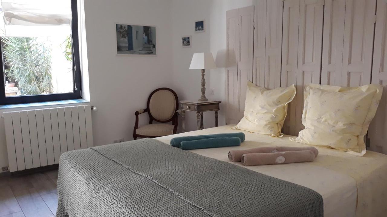 Sous Le Neflier Bed & Breakfast Nîmes Exterior foto
